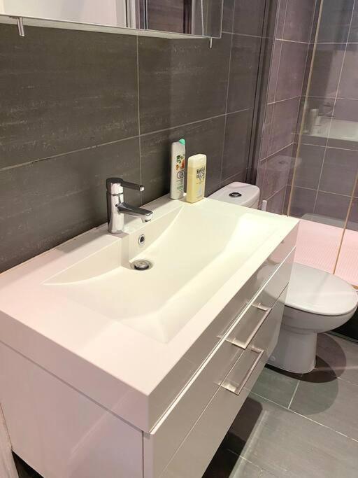 Mytripinparis - Large and Sunbathed 1Br - close to the Eiffel Tower - 2