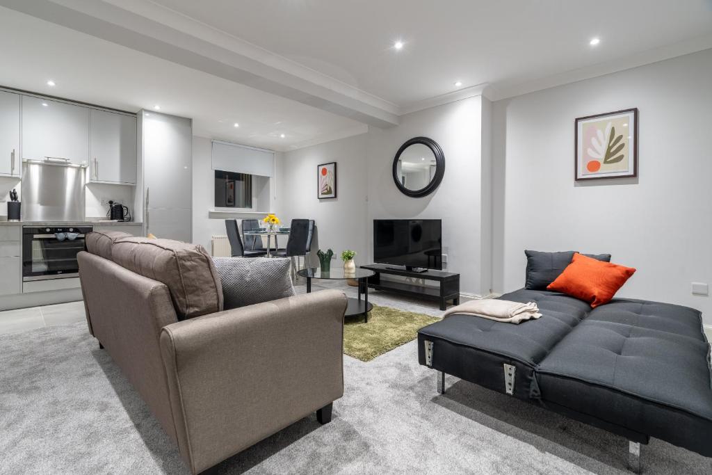 Bell Apartment, Airdrie