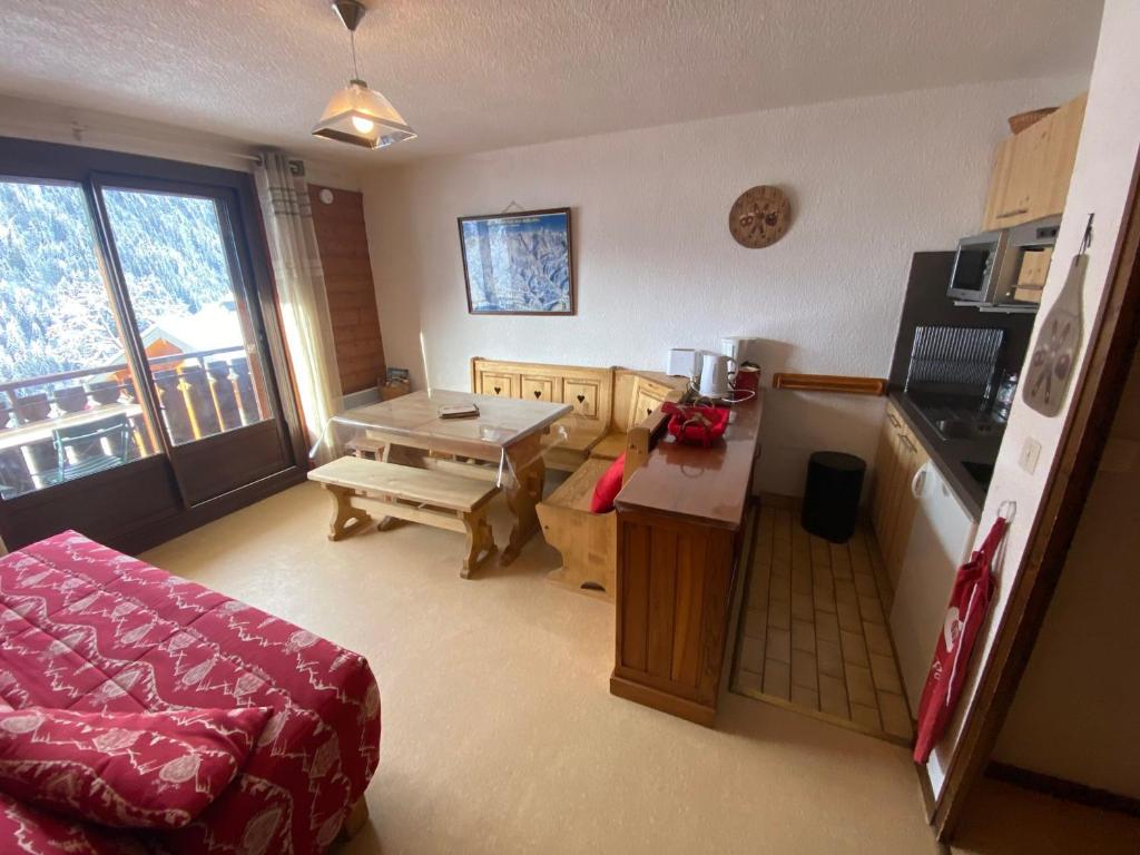 Studio charmant proche centre et remontées, balcon, parking - FR-1-693-51 - 3