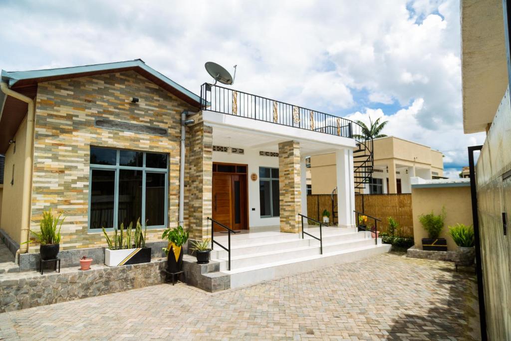 Mgahinga residence, Gasanze