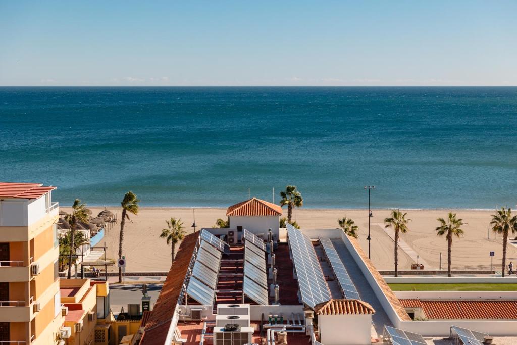 Beachfront apartment with panoramic sea views, private parking, swimming pools and mini golf - 3