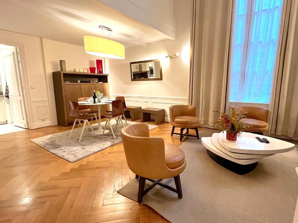 L'appartement Pierre Charron C - 4