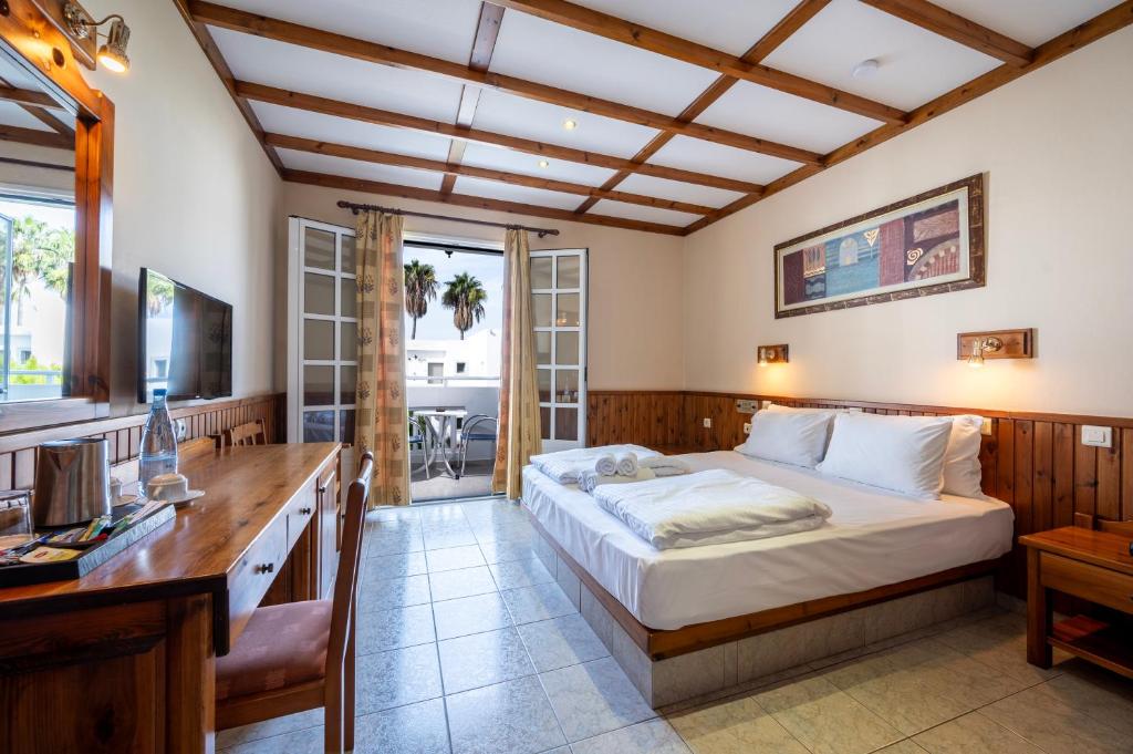 Palladium hotel — Hotel rooms in Marmari (Kos), South Aegean