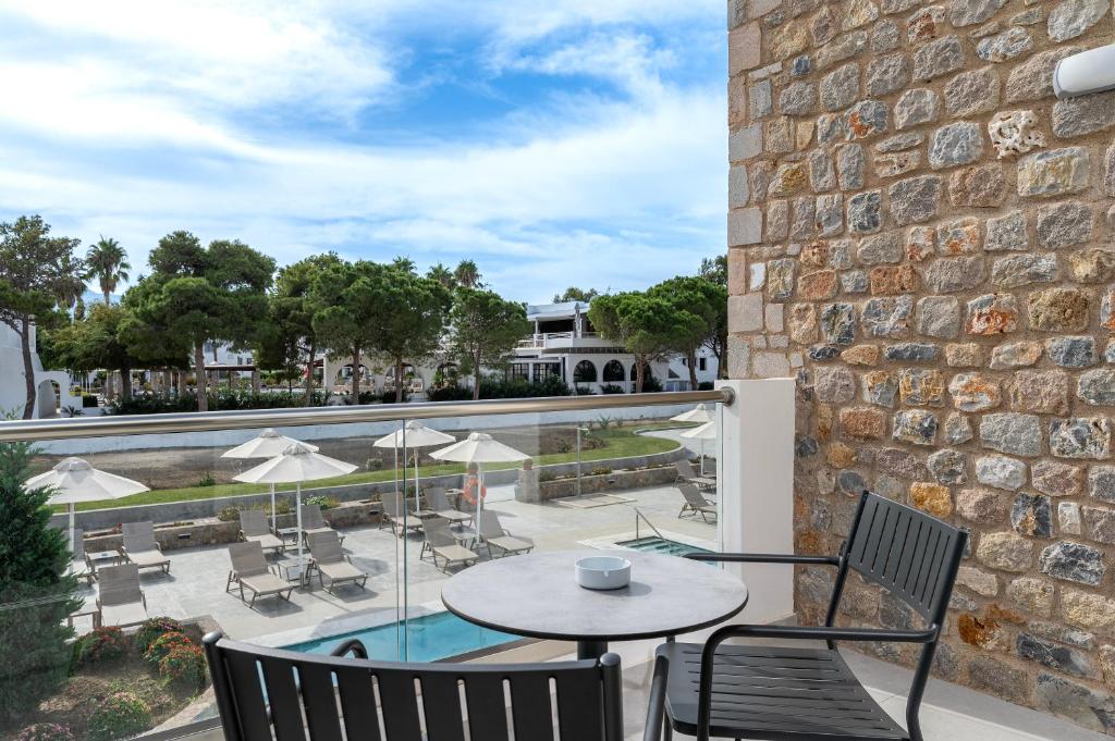 Palladium hotel — Restaurant & bars in Marmari (Kos), South Aegean