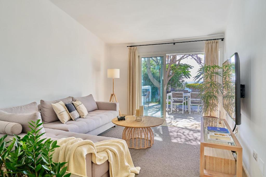Encanto Costero Bungalow Acogedor en Golf del Sur, Tenerife - 2