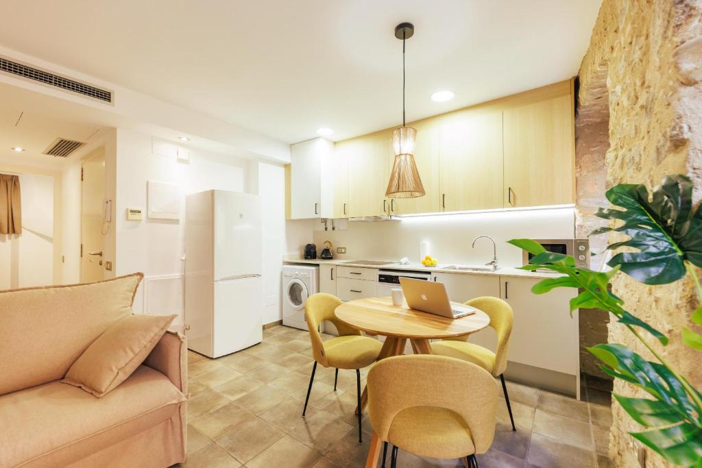 Bravissimo Mercadal, Monthly Apartment, Girona