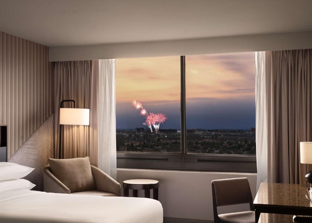 Los Angeles Hotel Fera Anaheim, a DoubleTree by Hilton Additional