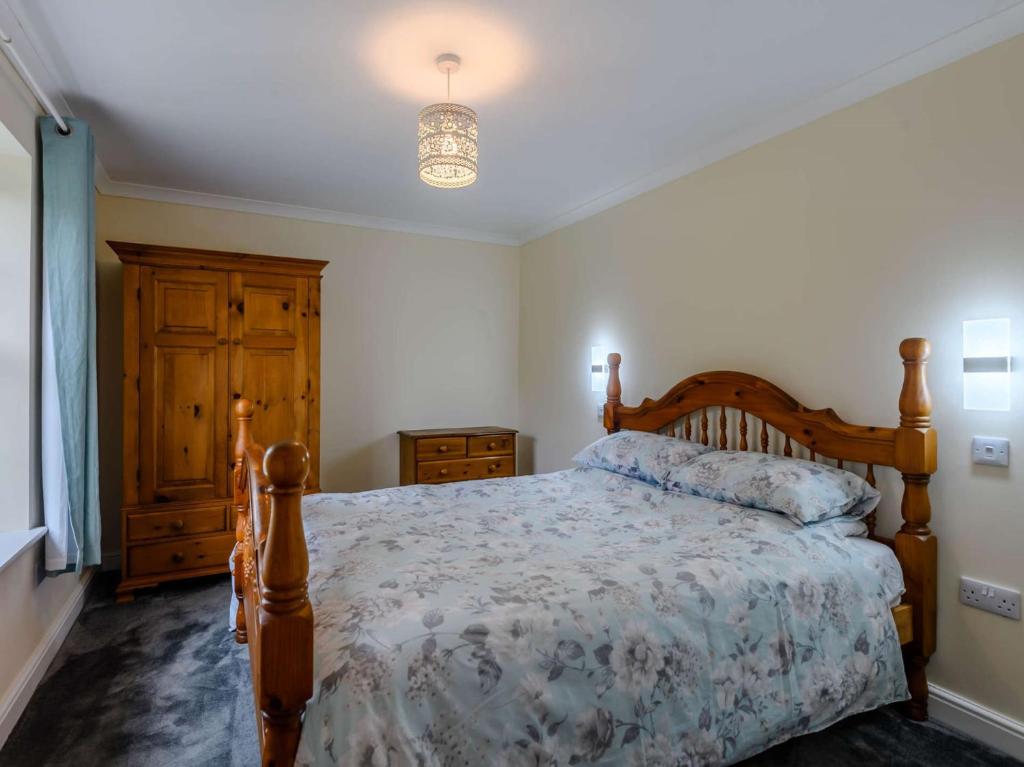 2 Bed In Lincoln 85194 Holiday home in Potter Hanworth (England