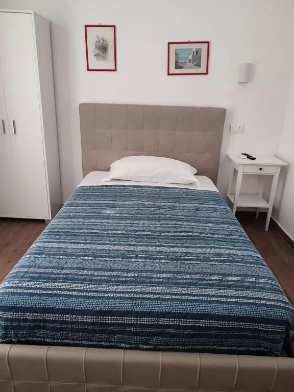 ALO ALO ALBERGO, hotel in Casteggio