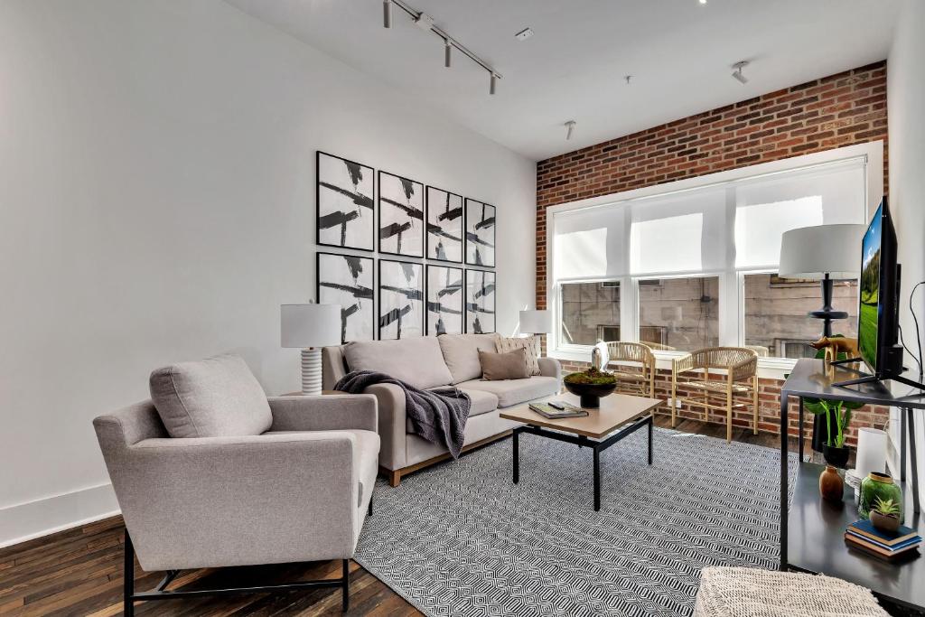 Loft Style Spacious Lux Apt 102, Sleeps 6, Atlanta