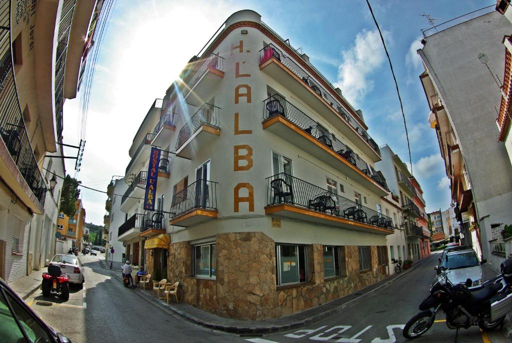 Hostal L'Alba — Hotel in Tossa de Mar