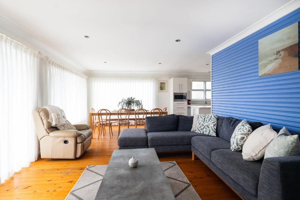 Wallace In Mollymook, Mollymook