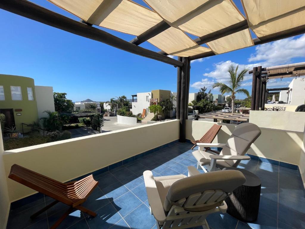 Sea view, king-size bed, wheelchair access - 2