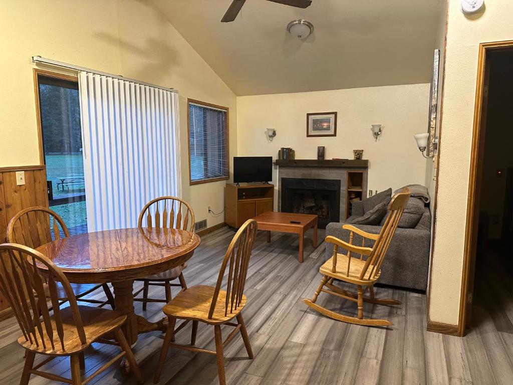 Glacier Peak Resort and RV Park, Rockport