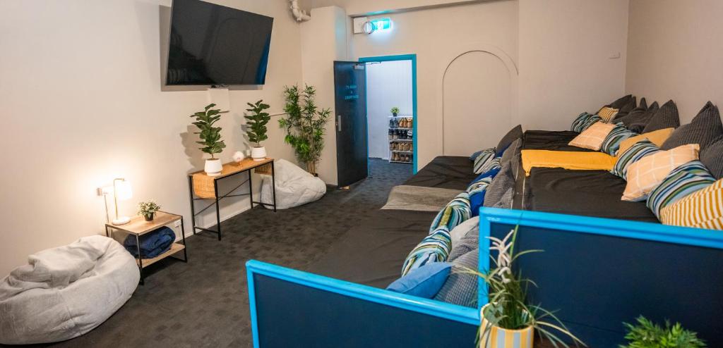 Shared lounge/TV area