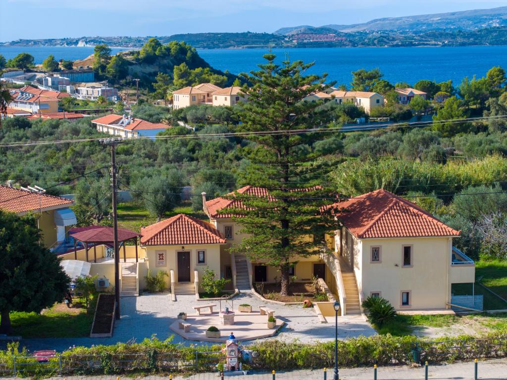 Minas Studios, Lassi