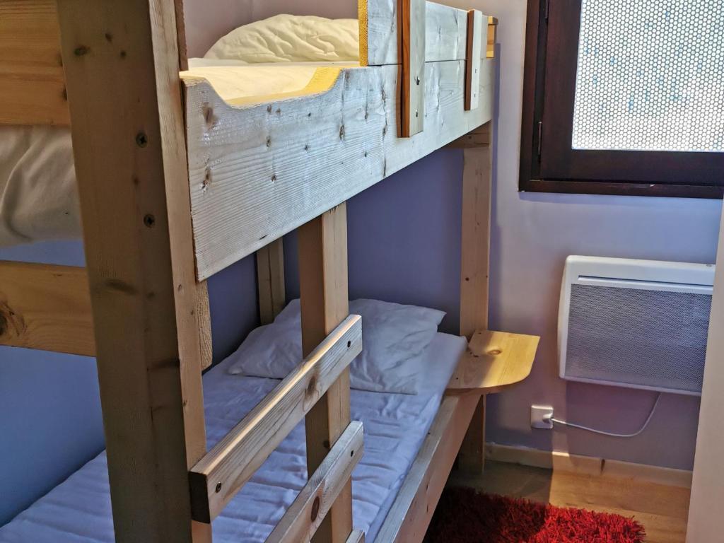 Appartement rénové, 2 chambres, au pied des pistes, près des commerces et centre aquatique - 4