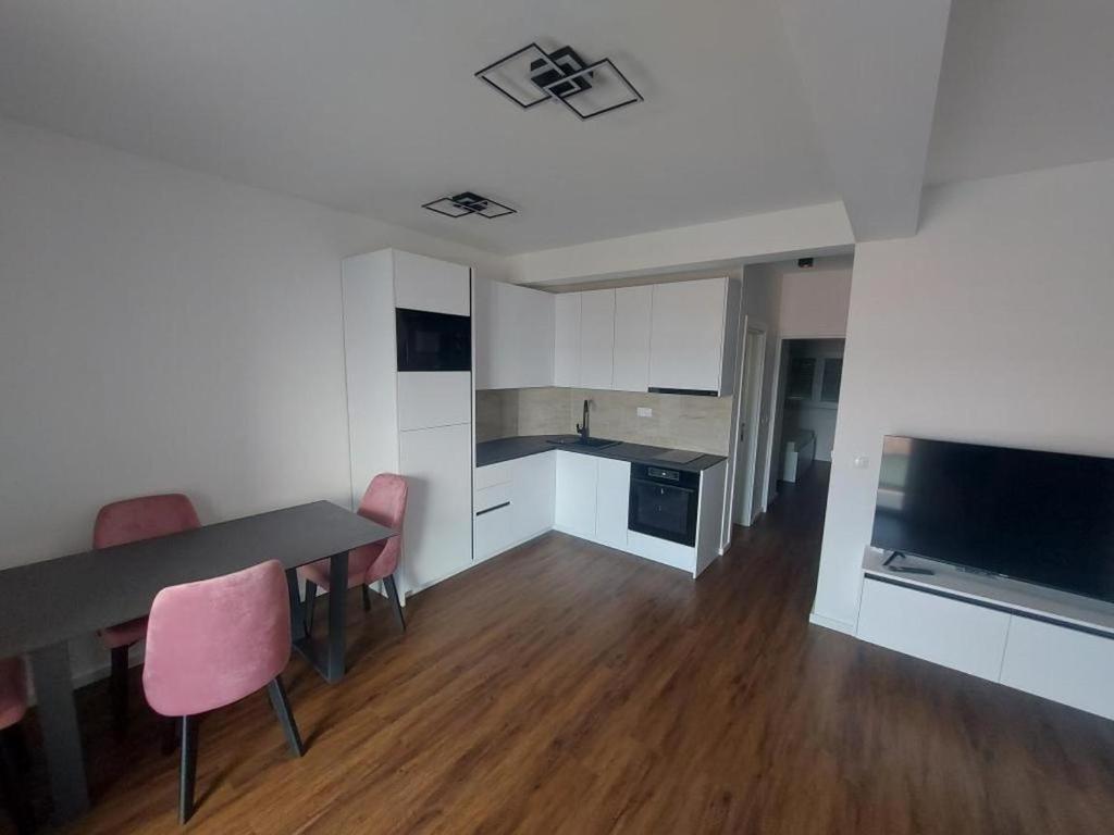 Apartment 5118-7 for 4 Pers in Lokva Rogoznica, Lokva Rogoznica