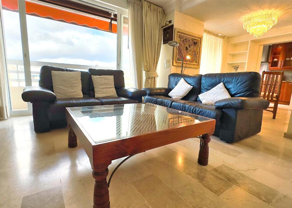 PM 1-7A. Spacious Two Bedroom Apartment in Marbella Centre. - 2