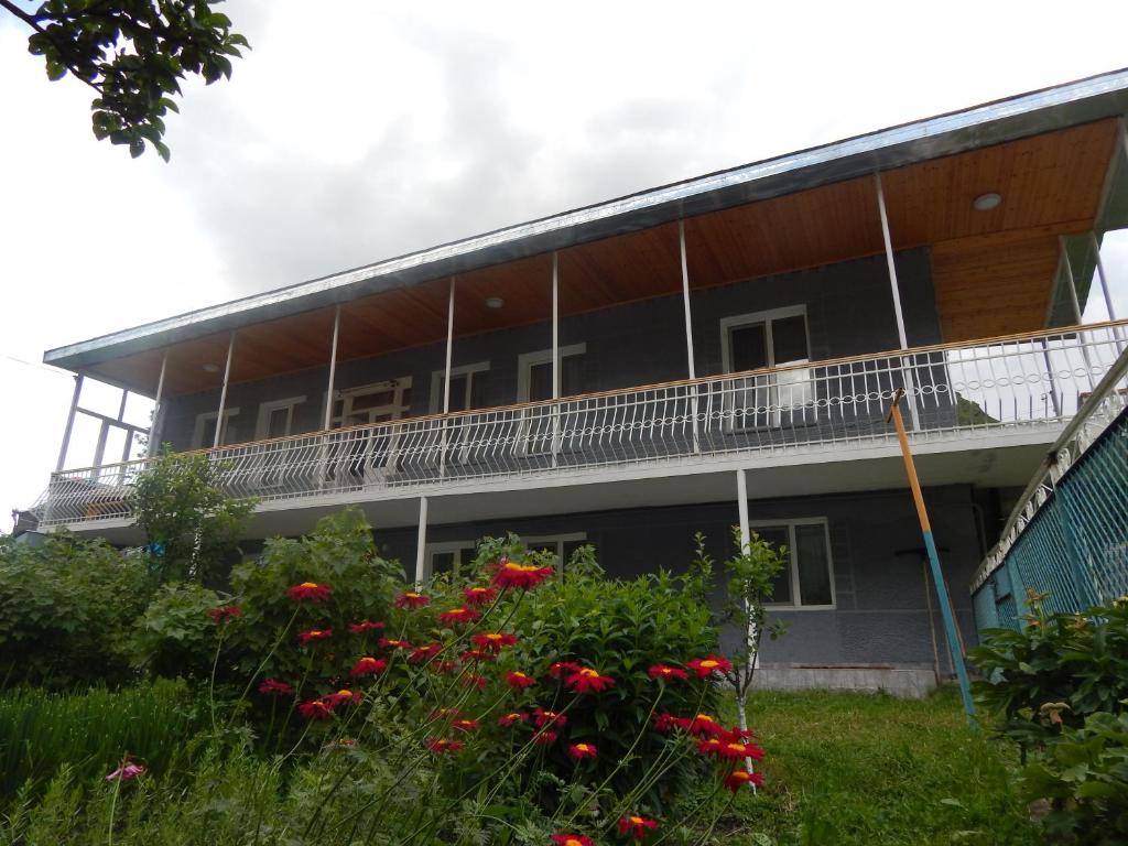 Ineza's Guest House — Hotel in Kazbegi
