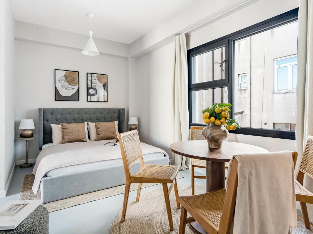 Sanders Port Piraeus, Pireus