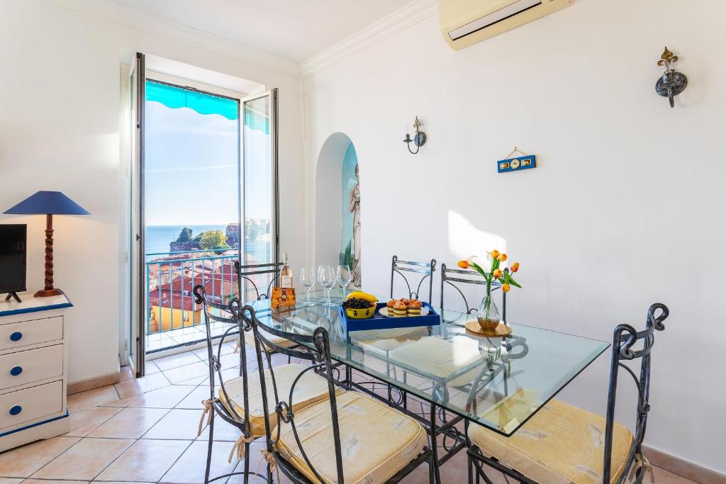 VOLTI ON THE BAY AP4386 By Riviera Holiday Homes - 5