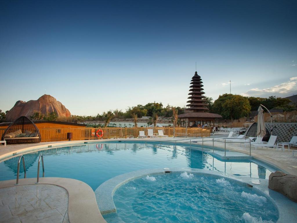 Magic Natura Animal, Waterpark & Polynesian Resort