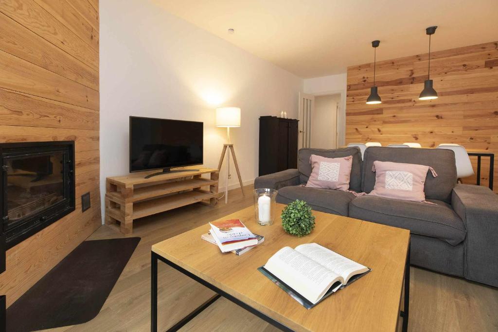 Acentor Alpino by BeValle, Panticosa