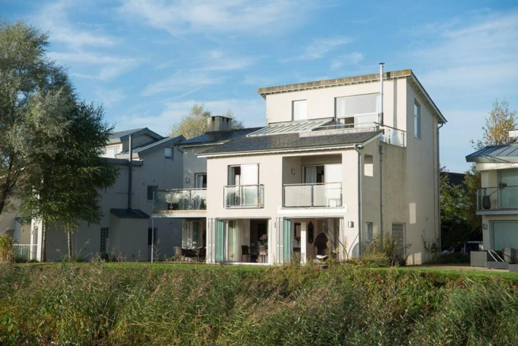 Misty View CW4 Lakeside Spa Property, Somerford Keynes