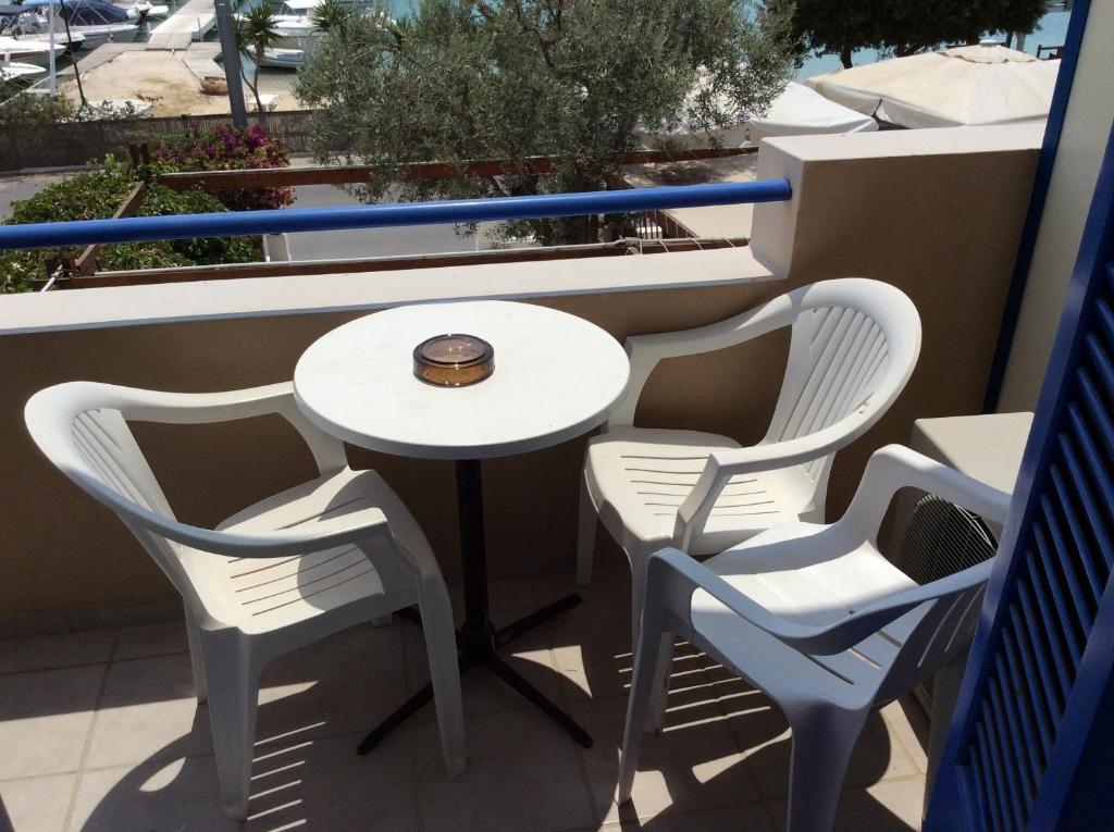 Rozos Hotel photo