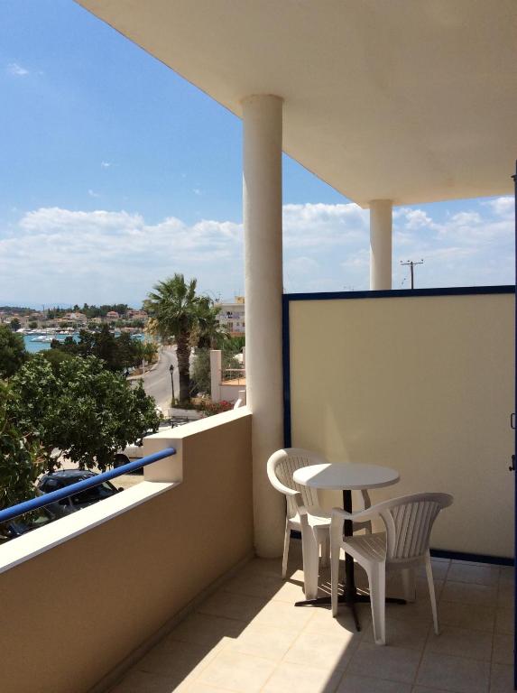 Rozos Hotel photo