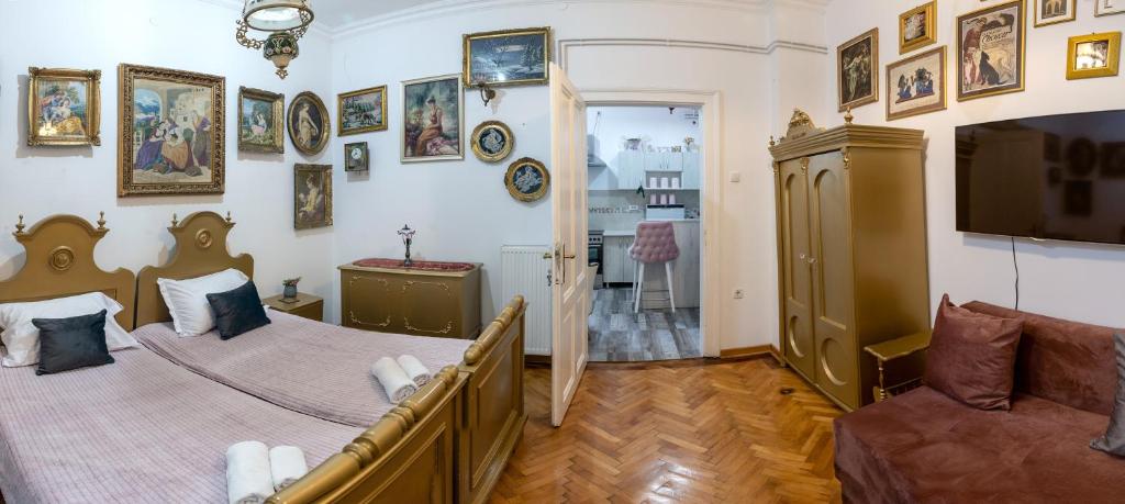 Natalie's Gallery - 1