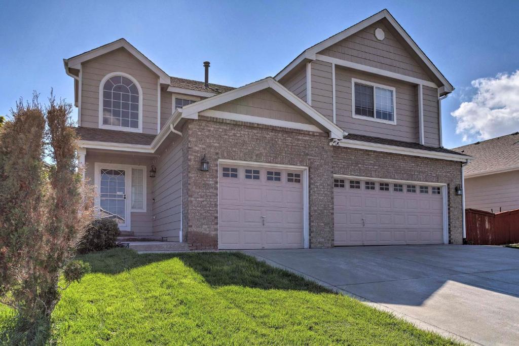 Spacious Parkview Home Near Denver with Game Room, Thornton