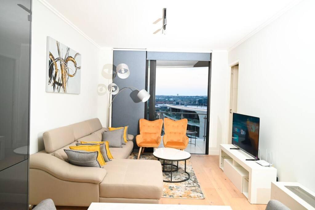 Elegant-World Ellipse Waterfall, Midrand