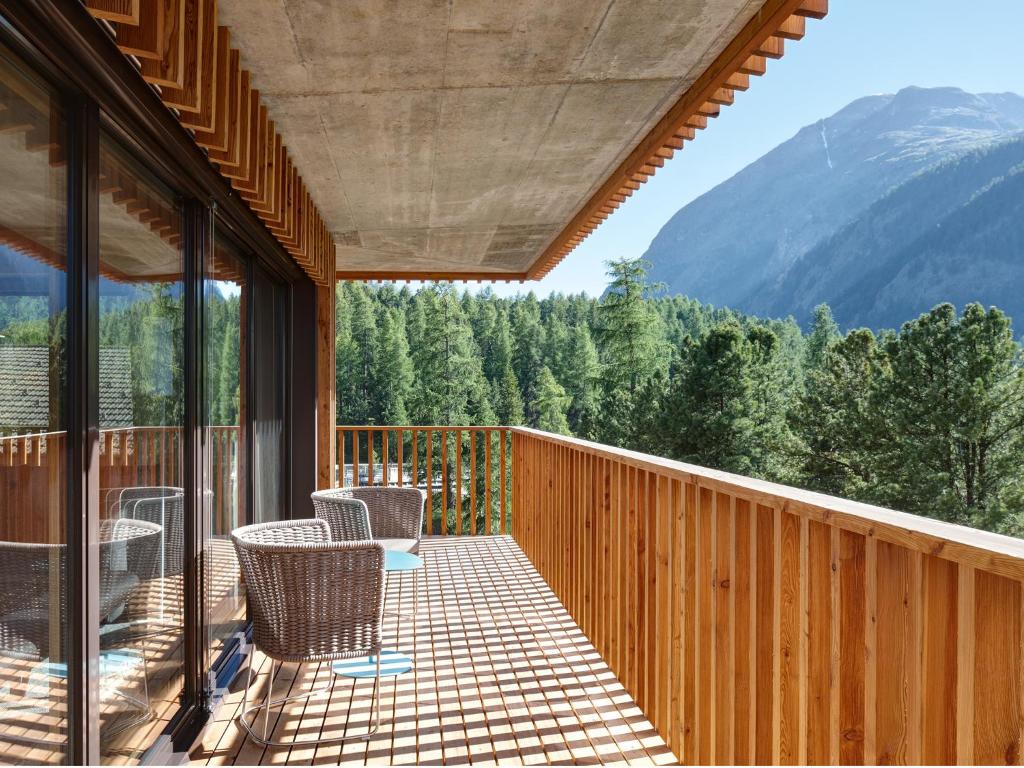 Alpine Lodge Chesa al Parc - 2