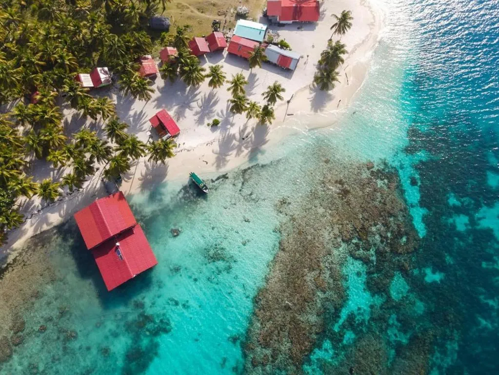 Cabaña privada en Guna Yala isla Diablo baño compartido, hotel in Cagantupo