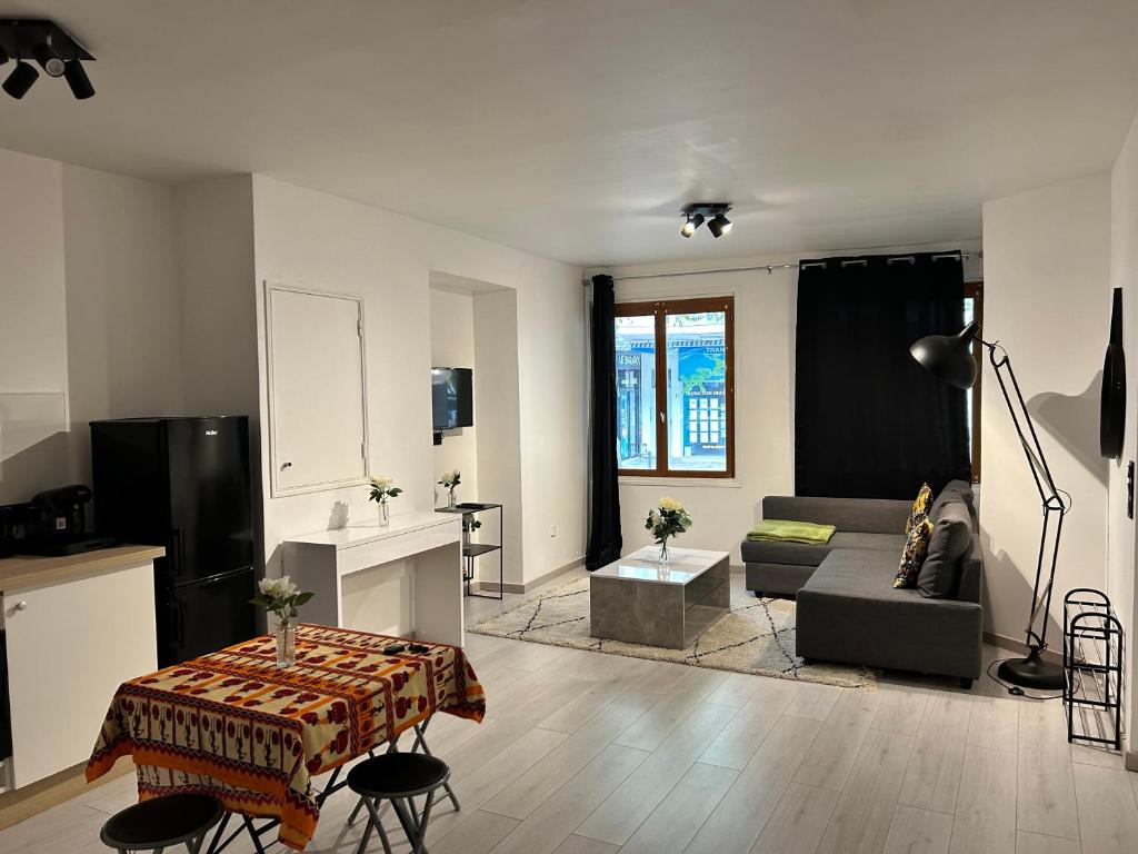 Troyes centre - Rue Colbert, Troyes