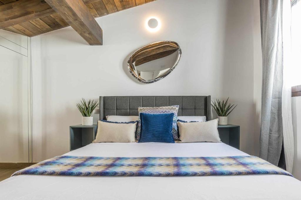 La Sierra para 12 by SkyKey, Los Molinos