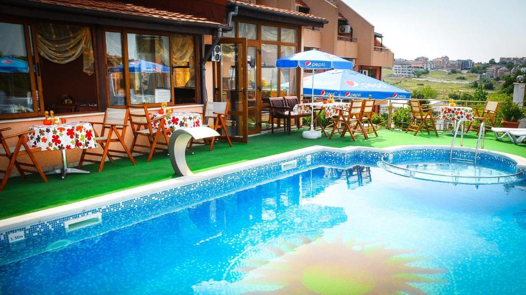 Hotel Apolis — Swimming pool in Sozopol, Burgas Region