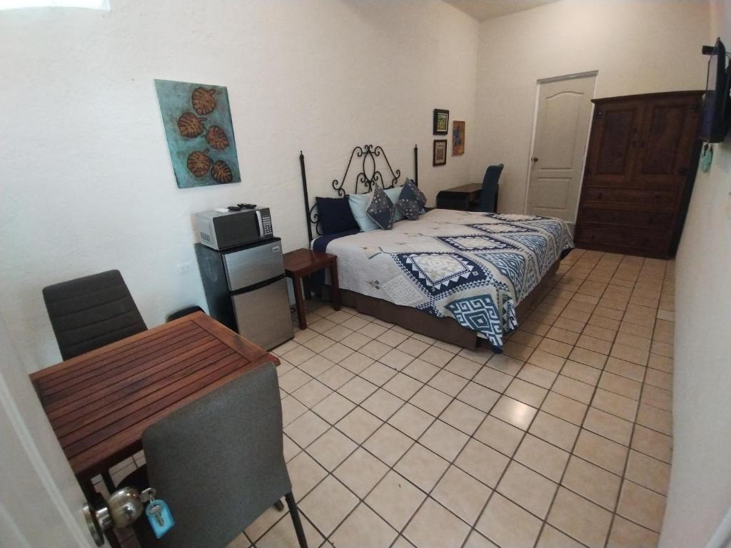 Tres Migueles, estudio Anna, cerca de la marina, zona turistica y playa - 1