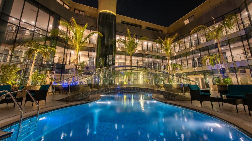 スイミングプール