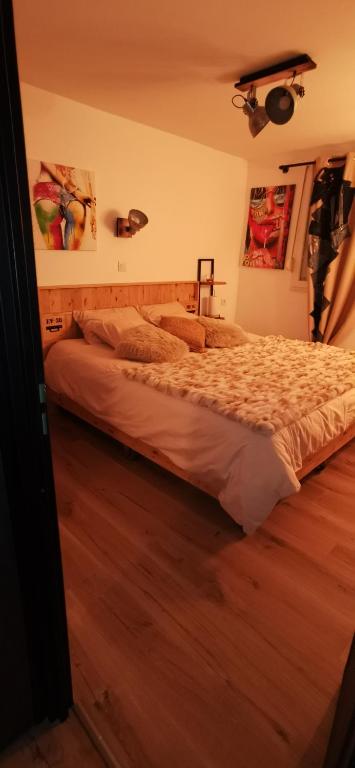 Gîtes déco pop et chaleureuse avec jacuzzi, sauna, piece coquine - 3