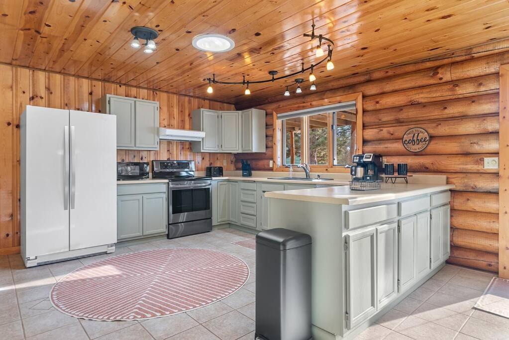 Aviators Haven, Custer