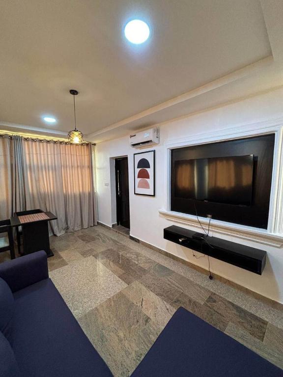 Cactus Apartment, Galadima