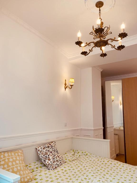 Parisian style Appartment Private room with Shared bathroom near Bastille and Gare de Lyon - 4