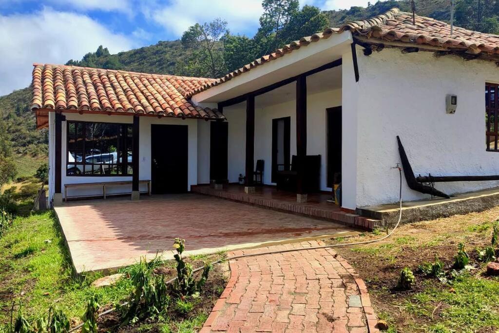 Casa campestre con espectacular vista al embalse de Guatavita - 1