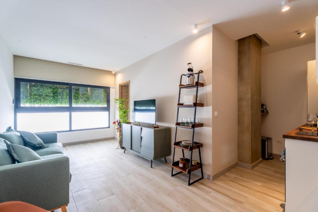 La Suite - 4