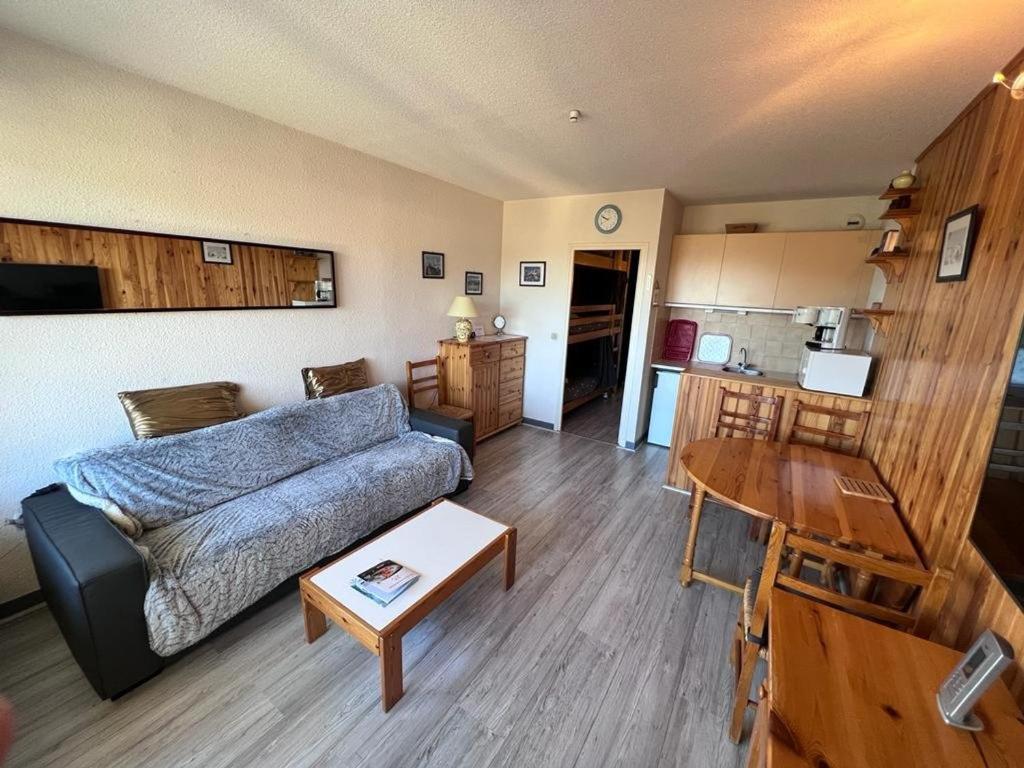 Studio Cabine Spacieux avec Balcon et Coin Repas - 1