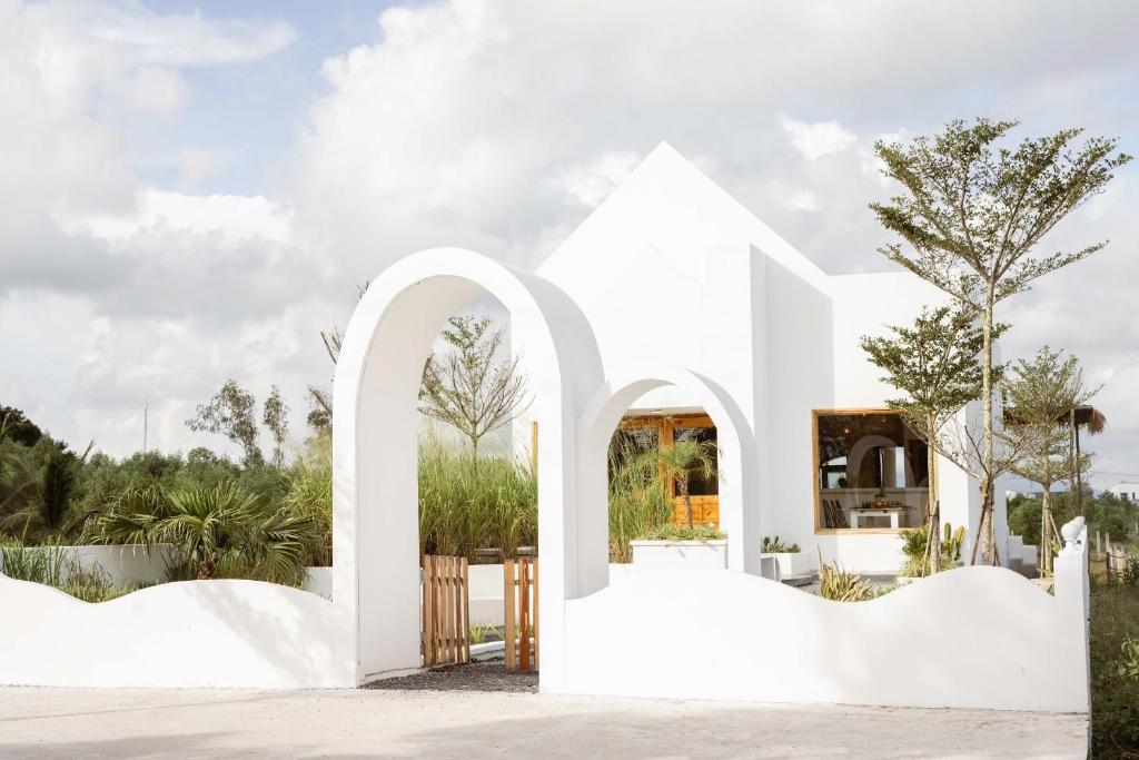 Country Road Villa - 1