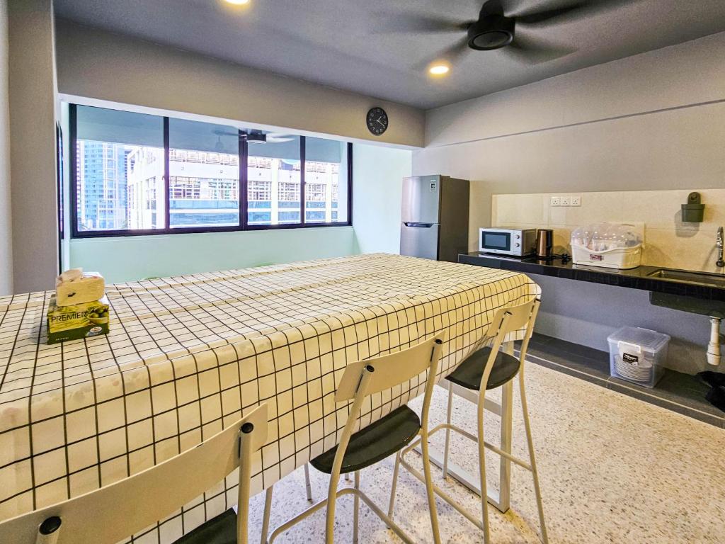 Stay429 at Bukit Bintang 4bedroom 15pax By Shine Stay, Kuala Lumpur